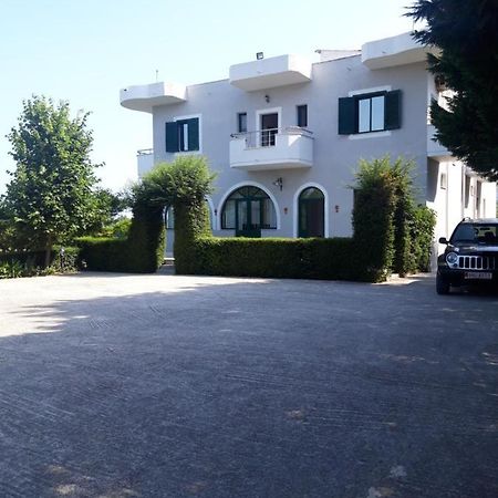 Agron Hotel Orikum Bagian luar foto