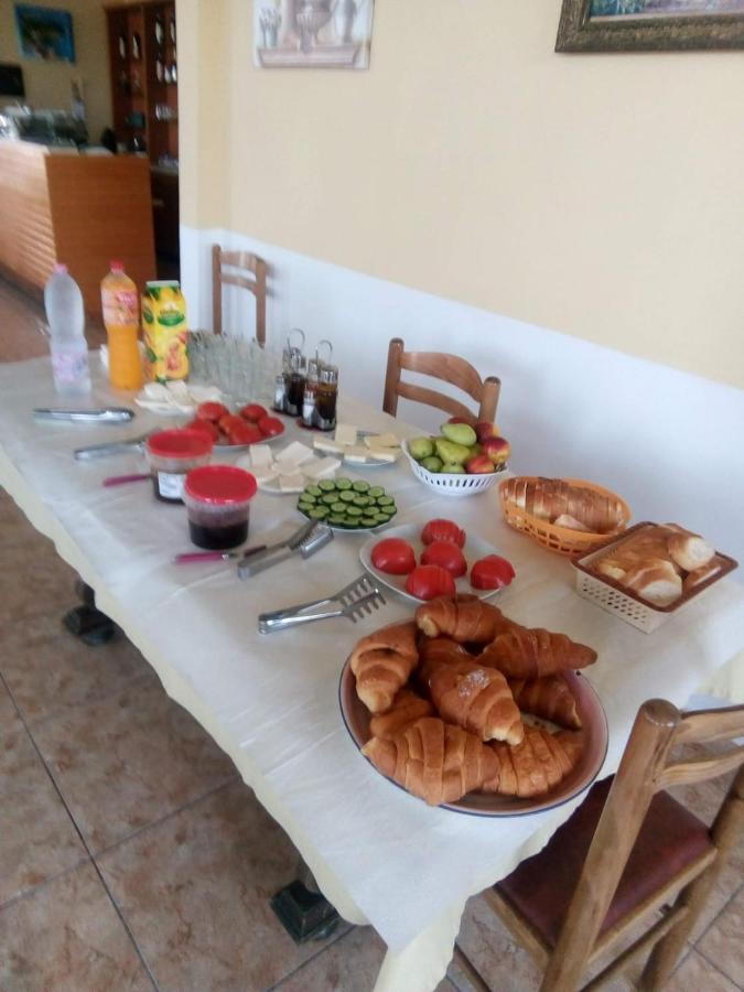 Agron Hotel Orikum Bagian luar foto