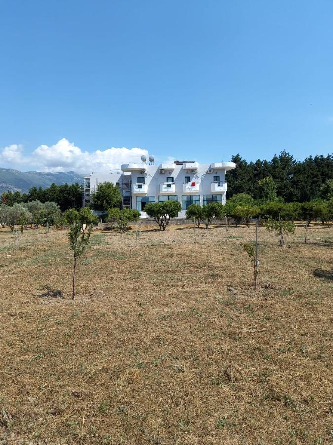 Agron Hotel Orikum Bagian luar foto