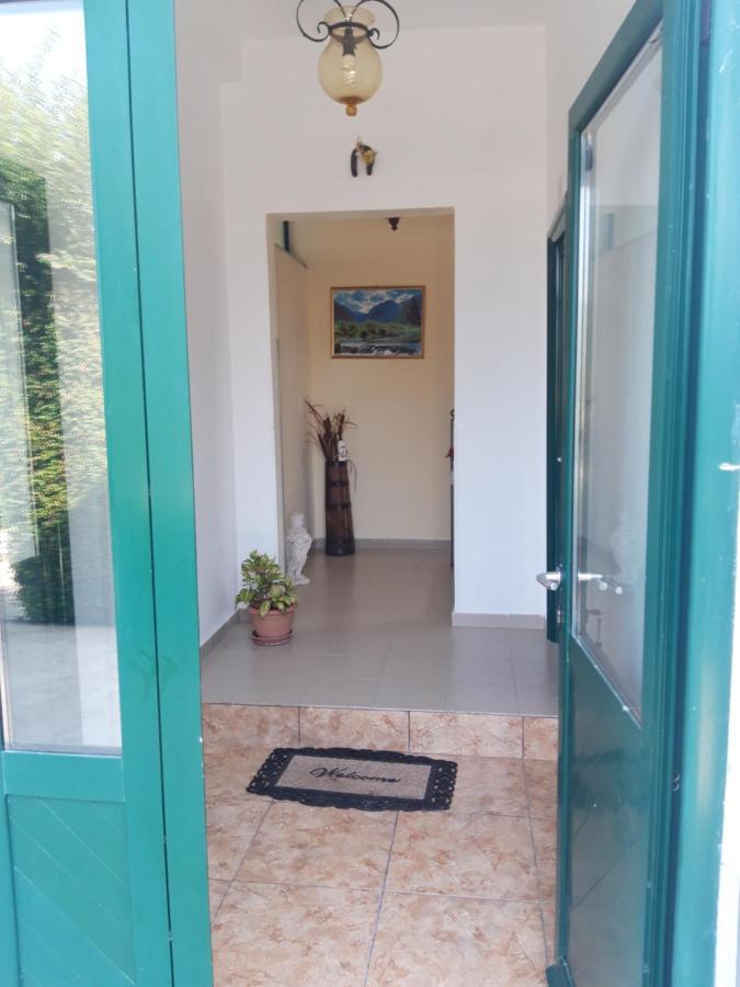 Agron Hotel Orikum Bagian luar foto