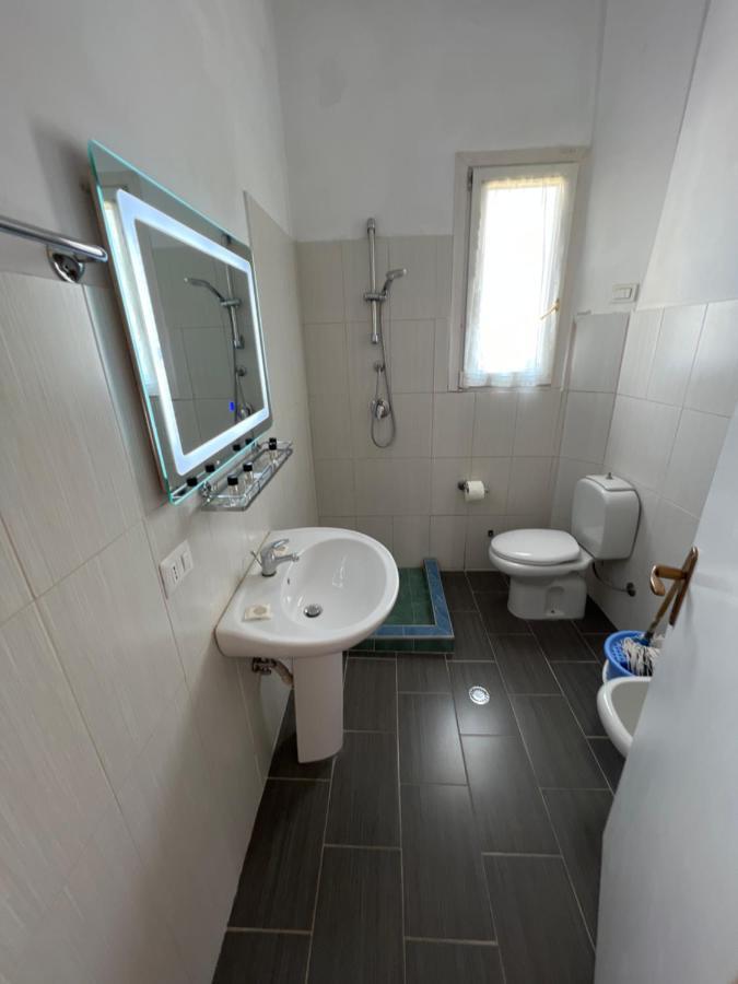 Agron Hotel Orikum Bagian luar foto